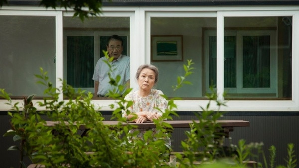 Ba mẹ tỏ ra thất vọng trước thái độ của vợ, khiến tôi rất khó xử. Ảnh minh họa