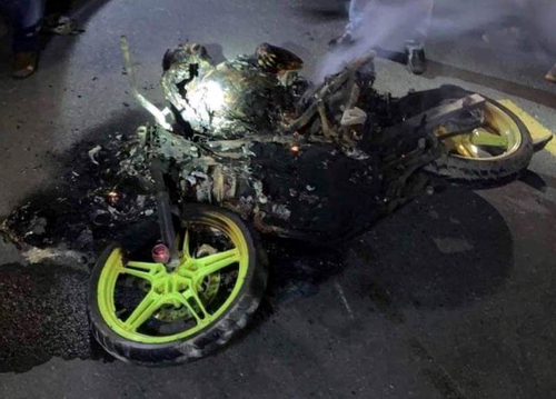 Hà Tĩnh: Nam thanh niên chết cháy bên chiếc xe máy bị thiêu rụi