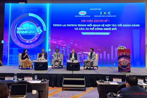 Fintech vừa đối chọi, vừa thúc đẩy hoạt động của các ngân hàng