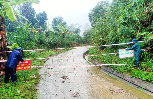 Quảng Nam: Liên tiếp sạt lở đường, thêm 450 hộ dân huyện Nam Trà My bị cô lập