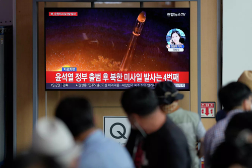 Triều Tiên lại phóng tên lửa đạn đạo ra biển