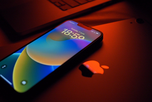 Bật tự động cập nhật bảo mật iPhone ở đâu?