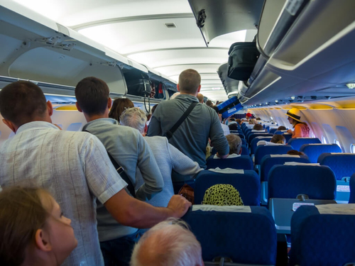 Máy bay hạ cánh khẩn cấp vì mùi 'hóa chất lạ' bay khắp khoang hành khách