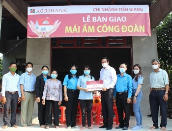 Agribank Tiền Giang bàn giao “Mái ấm Công đoàn”