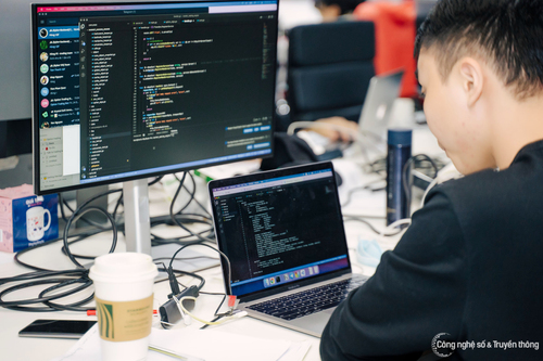 Thấy gì ở thị trường blockchain Việt năm 2022?