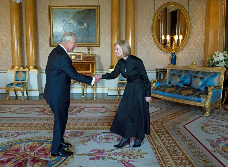 Vua Charles III gặp Thủ tướng Liz Truss tại Cung điện Buckingham ở London, hôm 18/9.