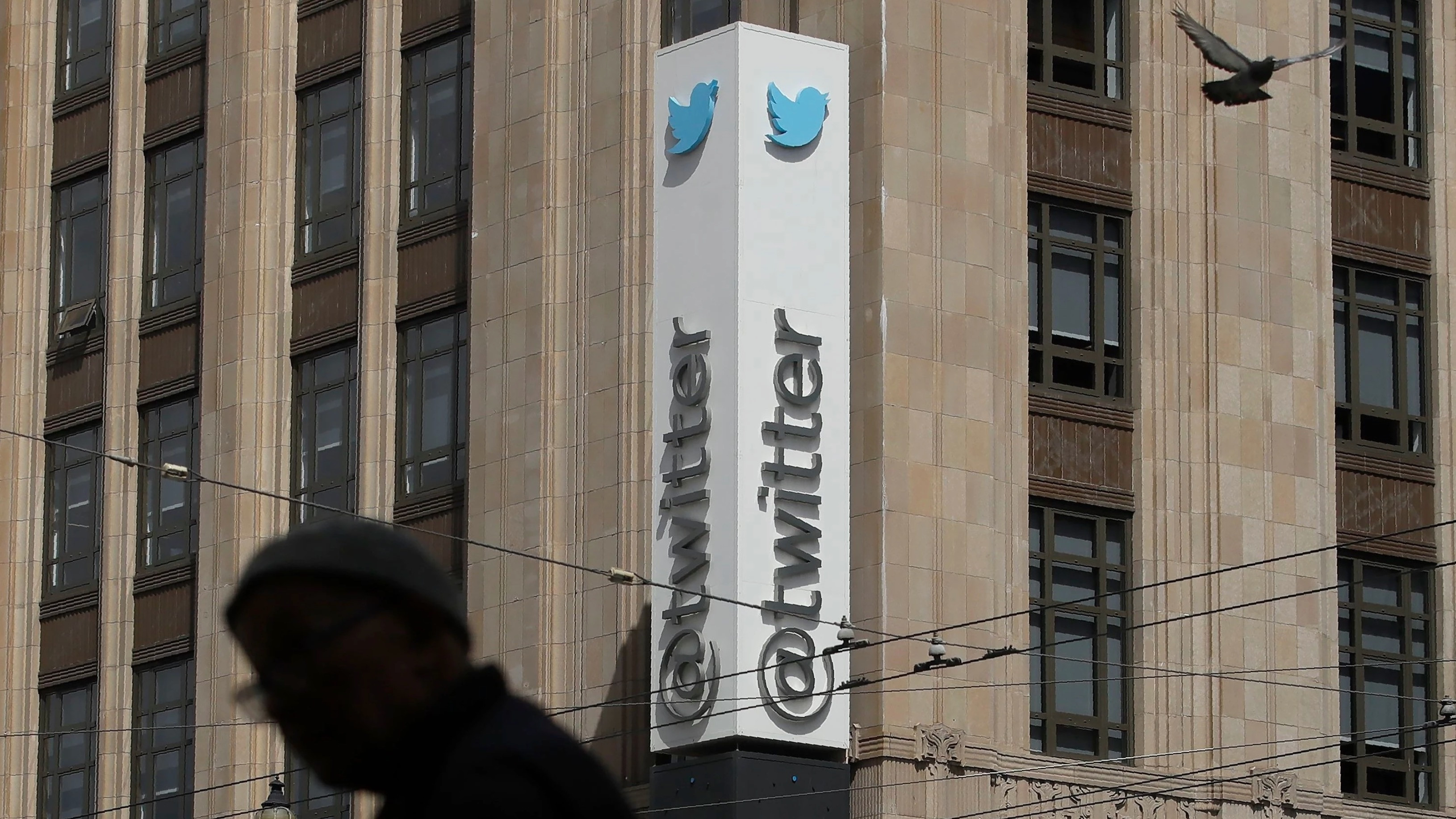 Elon Musk mua lai Twitter anh 1