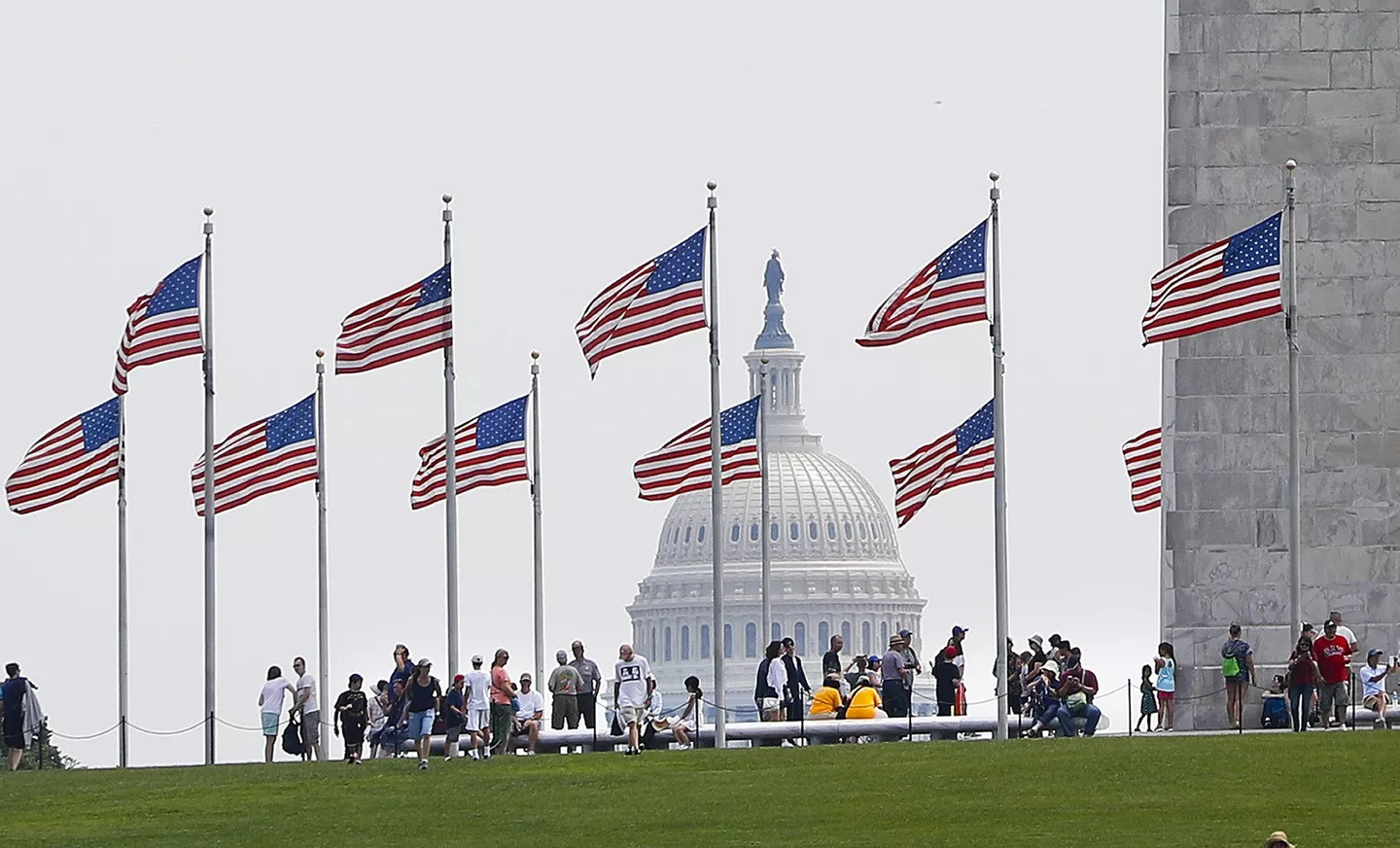 Người Mỹ ‘chia rẽ’ trước cuộc bầu cử giữa nhiệm kỳ năm 2022