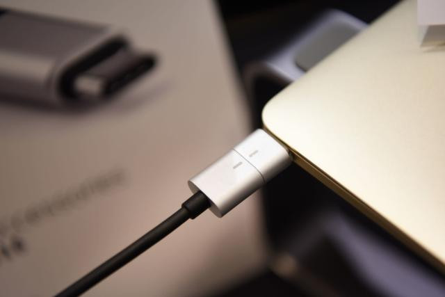 Sếp Apple xác nhận iPhone sẽ dùng cổng USB-C
