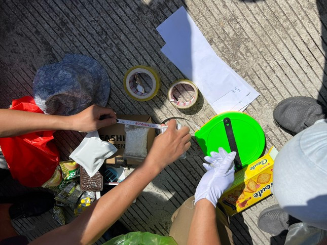 Cảnh sát nổ súng khống chế 4 đối tượng nghi vận chuyển ma túy trên cao tốc ảnh 1