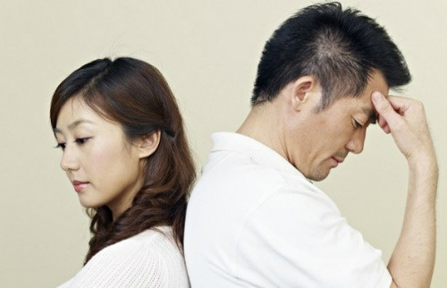 Vợ chồng tôi cãi nhau liên tục từ khi mua nhà mới do những rắc rối phát sinh. Ảnh minh họa