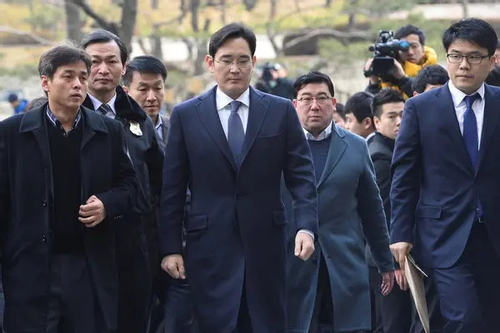 5 thách thức chờ đón ‘Thái tử’ Samsung Lee Jae-yong