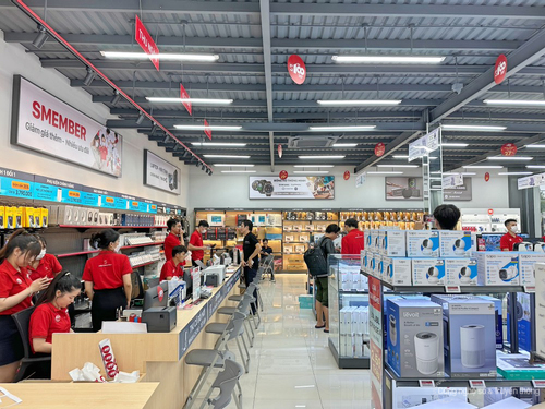 Nhà bán lẻ công nghệ đua nhau mở cửa hàng