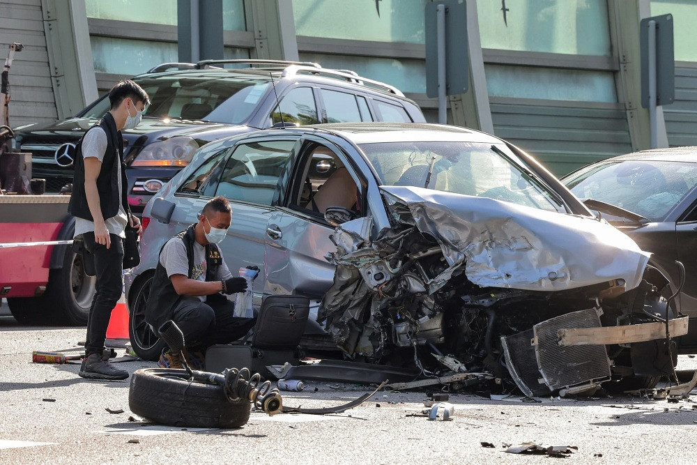 Nữ tài xế gây tai nạn nghiêm trọng trên đường lái ô tô chạy trốn cảnh sát truy đuổi