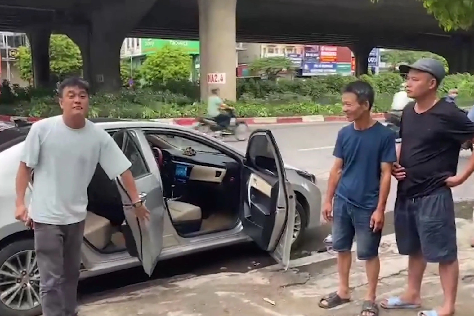 Thiếu tá CSGT chia sẻ về clip làm chứng khi chở người đi cấp cứu - 1