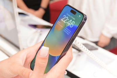 Giá iPhone ở Việt Nam bắt đầu tăng mạnh do biến động tỉ giá USD