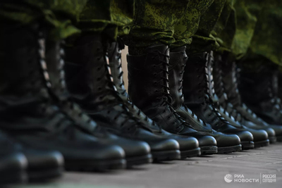 Doanh số bán giày quân đội và áo chống đạn tăng vọt ở Nga