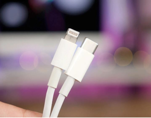 'Cha đẻ iPod': Buộc iPhone dùng USB-C là điều đúng đắn