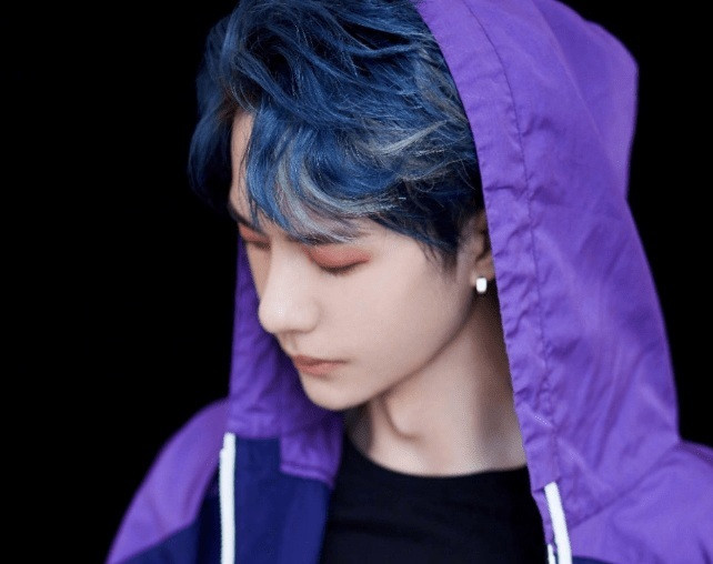 Nam thần Cbiz ‘đọ sắc’ với tóc màu xanh: Dương Dương, Vương Nhất Bác đốn tim khán giả