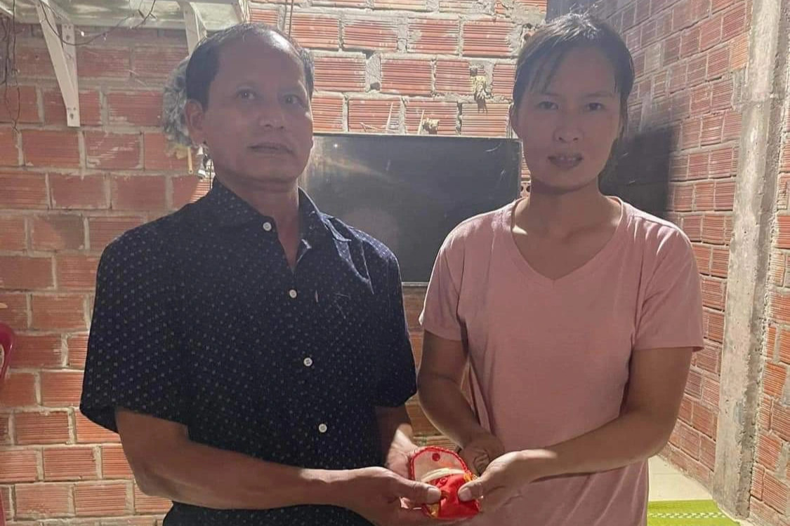 Nữ công nhân nghèo trả lại vàng và cái kết bất ngờ - 1