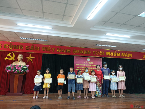 Hà Nội: Nhiều phường ở Ba Đình trao thưởng cho học sinh nhân Ngày Khuyến học Việt Nam
