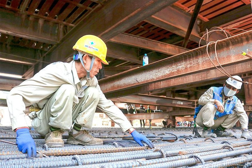 Doanh nghiệp địa ốc thiếu vốn, tìm cách thích nghi ảnh 1