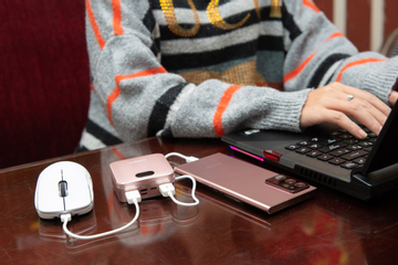 Sạc dự phòng Pisen Mini Power 10000mAh: Nhỏ mà ‘có võ’