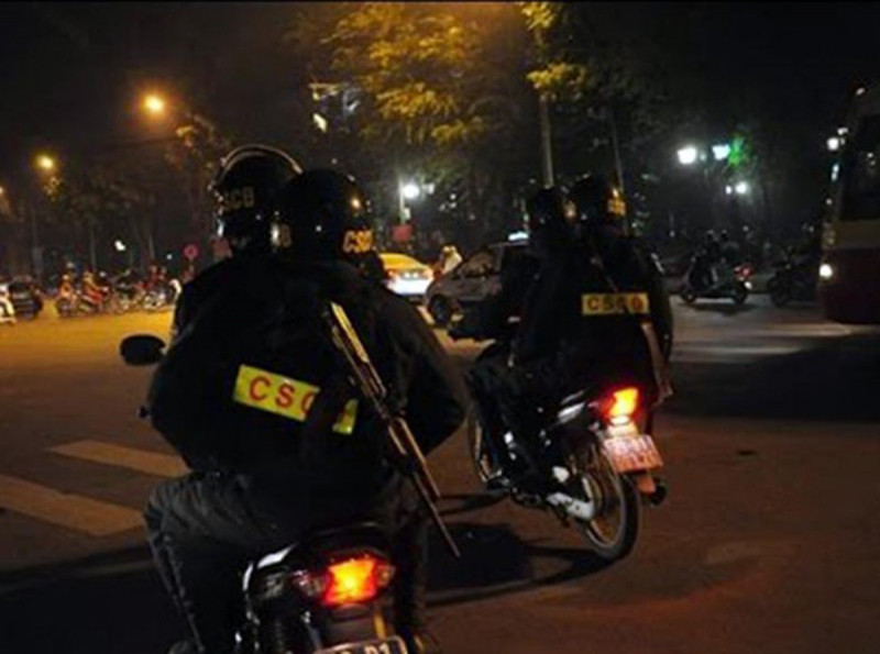 Bắt giữ 2 thiếu niên dùng gạch ném CSCĐ -0