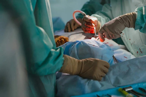 Kinh hoàng bệnh nhân phẫu thuật cắt bỏ tử cung nhưng bị phòng khám đánh cắp 2 quả thận