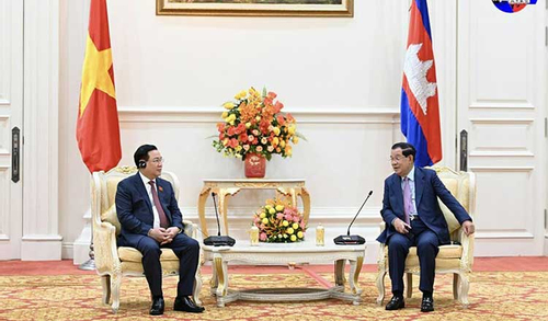Chủ tịch Quốc hội Vương Đình Huệ gặp các lãnh đạo cấp cao Campuchia