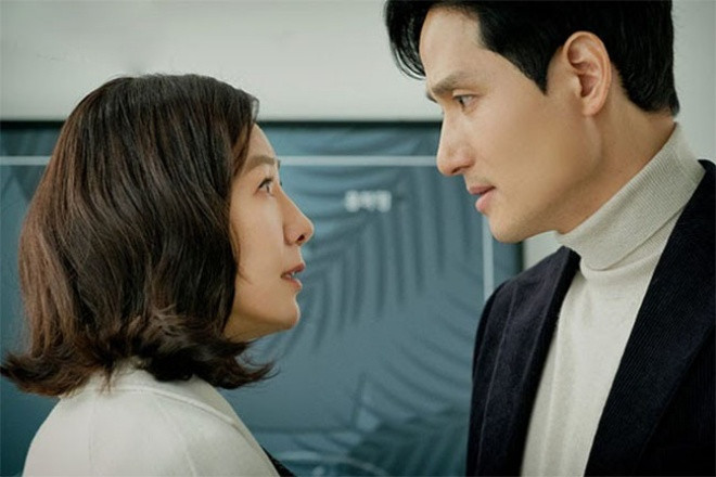 Chồng nói như dao cứa vào tim: 'Không có vợ này thì có vợ khác, cô có biết đẻ đâu...'