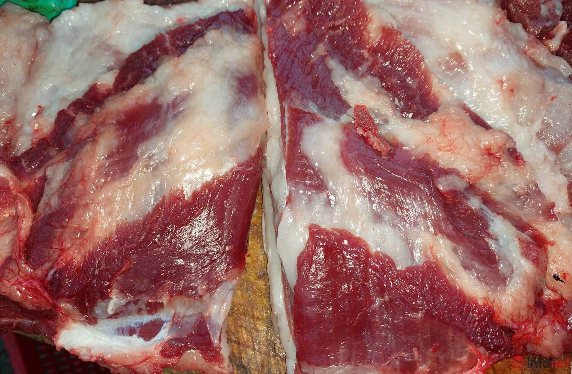 Sau vụ hơn 600 học sinh bị ngộ độc, thực phẩm nào dễ nhiễm khuẩn nhất?