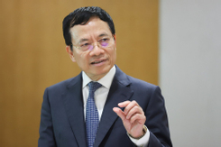 Bộ trưởng Nguyễn Mạnh Hùng phát biểu về phát triển kinh tế - xã hội vùng Trung Bộ