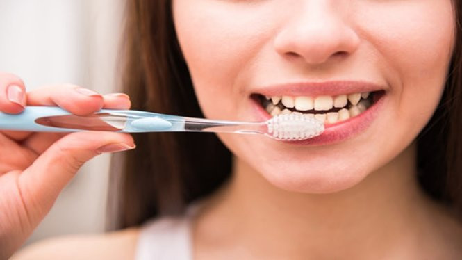 4 sai lầm nhiều người mắc khiến răng bị 'tàn phá'