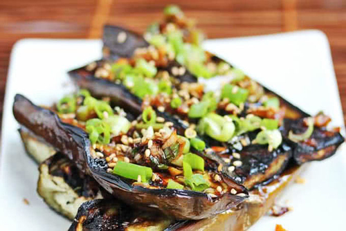 Loại quả phổ biến trong mâm cơm người Việt, những ai tuyệt đối không nên ăn?