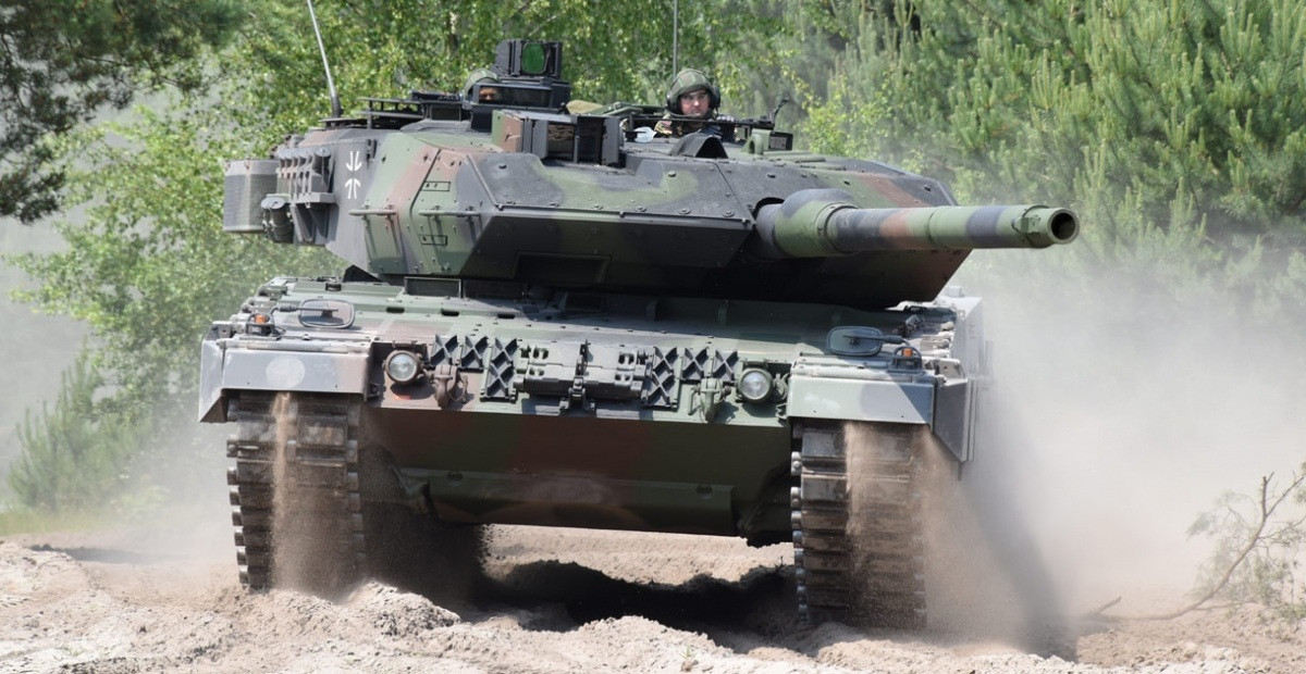 Xe tăng Leopard của Đức ‘bất lực’ khi leo dốc 30 độ