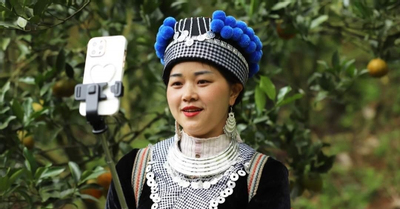 Cô gái người Mông livestream bán nông sản, hút vạn người mua