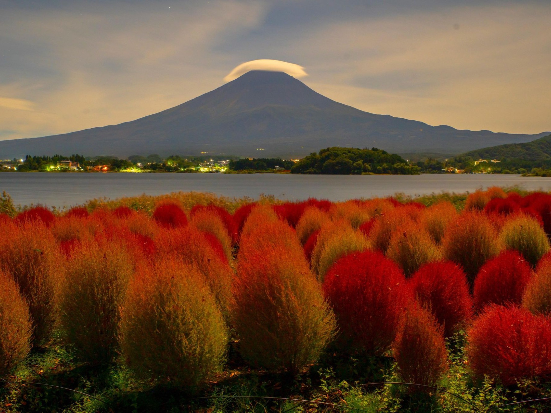 Sự thật về đám mây có hình dạng như đĩa bay khổng lồ trên đỉnh núi Bà Đen - 4