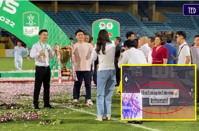 Hoa hậu Đỗ Mỹ Linh thích thú ‘khoe’ chồng sở hữu 2 chiếc cúp bóng đá danh giá