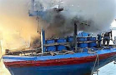 Bình gas trên tàu cá Nghệ An phát nổ, 1 ngư dân mất tích, 2 người bị thương