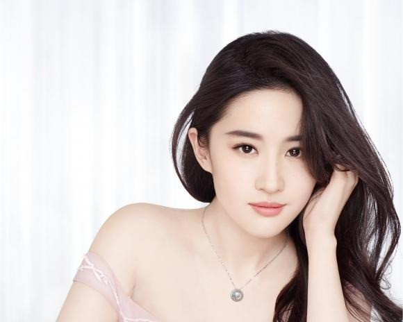 'Tiết lộ' nguyên nhân Lưu Diệc Phi không có ai theo đuổi thời sinh viên