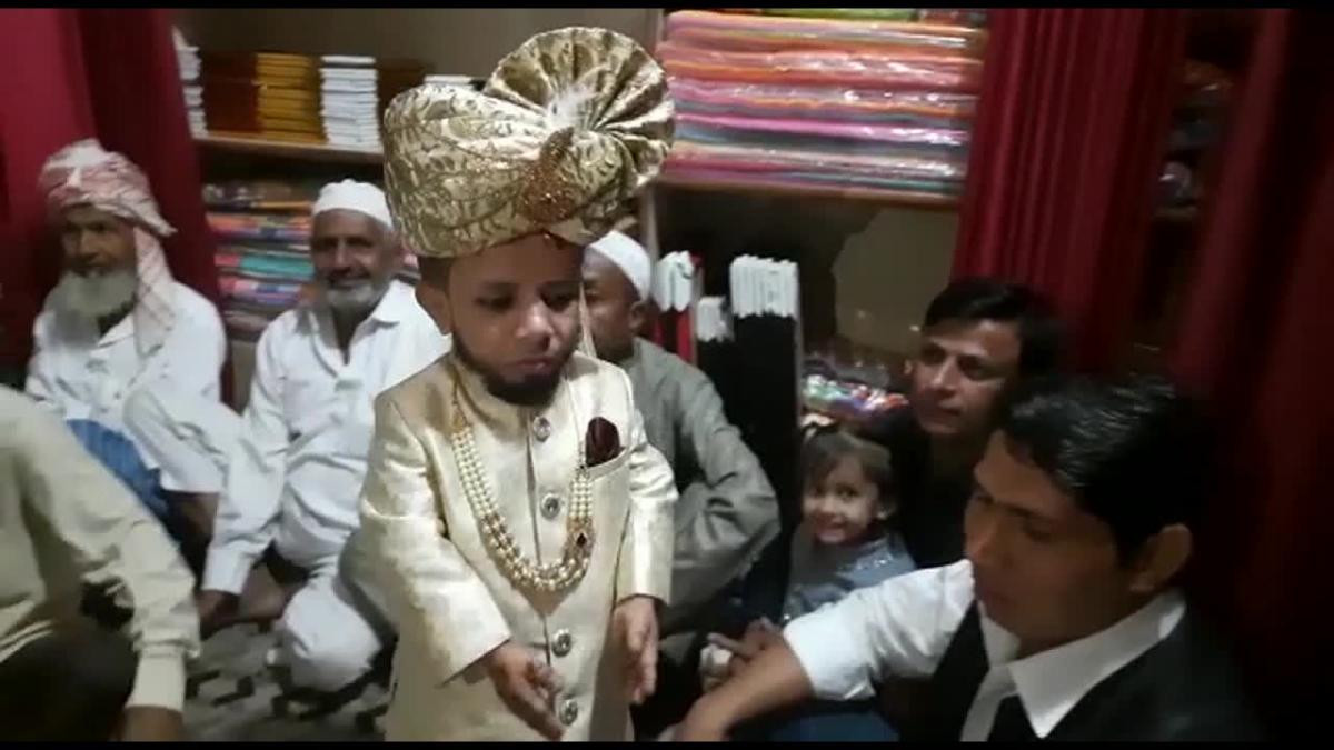 'Trái ngọt' cho chàng trai cao 70 cm sau nhiều năm nỗ lực tìm người yêu