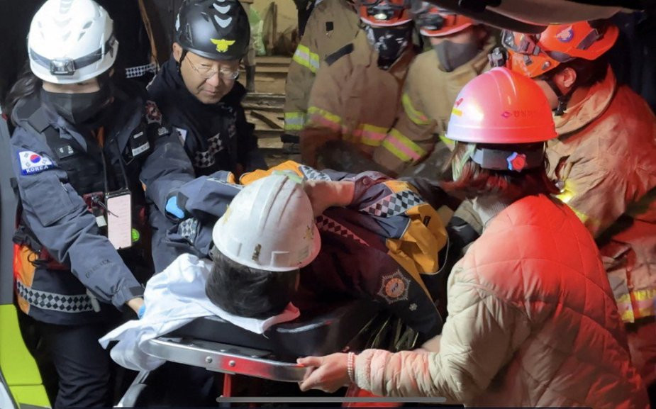 Thợ mỏ Hàn Quốc được giải cứu sau gần 10 ngày mắc kẹt dưới hầm mỏ