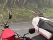 Clip 'xe tự chế không xăng' ôm cua quá mượt trên đường núi khiến dân tình thích thú