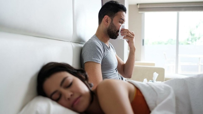 Bệnh lạ ở quý ông: 'Yêu' xong là ốm, bác sĩ cũng 'bó tay'