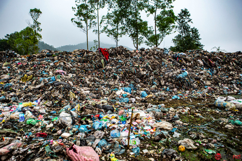 Người dân chặn xe vào bãi rác ở Hạ Hòa: Chính quyền nói gì?
