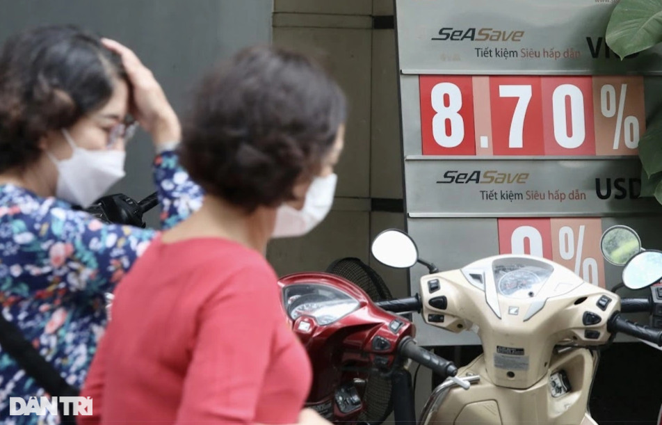 Ngân hàng ồ ạt treo biển lãi suất cao tới sát 10%/năm hút khách gửi tiền - 5