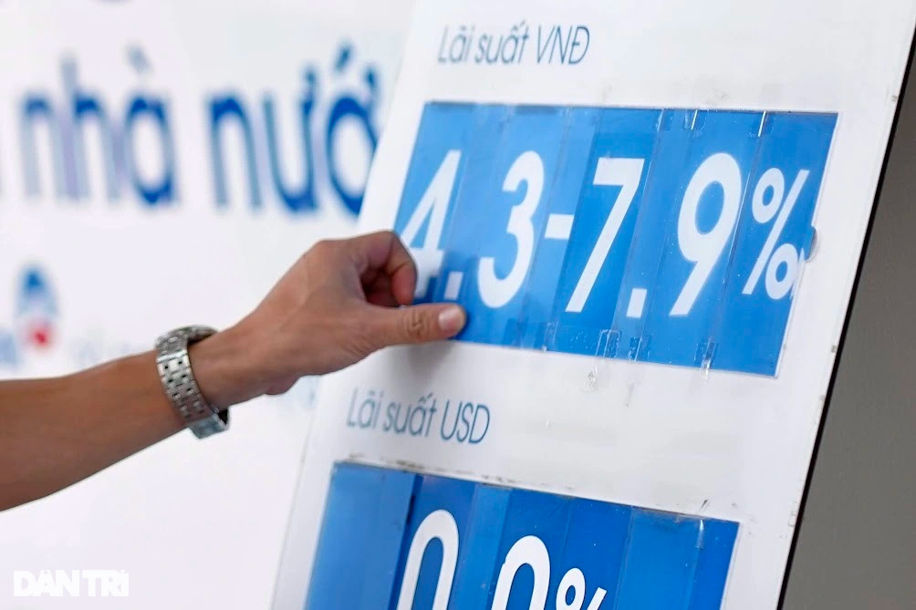 Ngân hàng ồ ạt treo biển lãi suất cao tới sát 10%/năm hút khách gửi tiền - 7