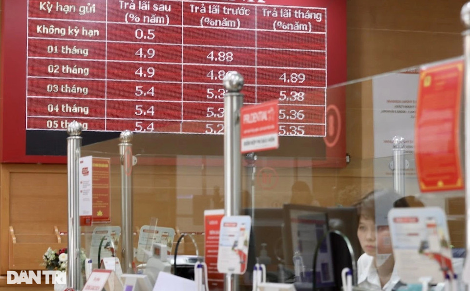 Ngân hàng ồ ạt treo biển lãi suất cao tới sát 10%/năm hút khách gửi tiền - 8