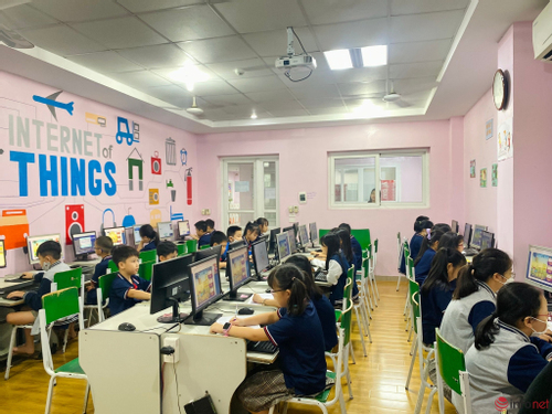 Giáo viên tiểu học Yên Bái tham gia lớp tập huấn về kỹ năng dùng mạng an toàn